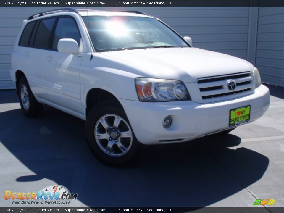 2007 Toyota Highlander V6 4WD Super White / Ash Gray Photo #2