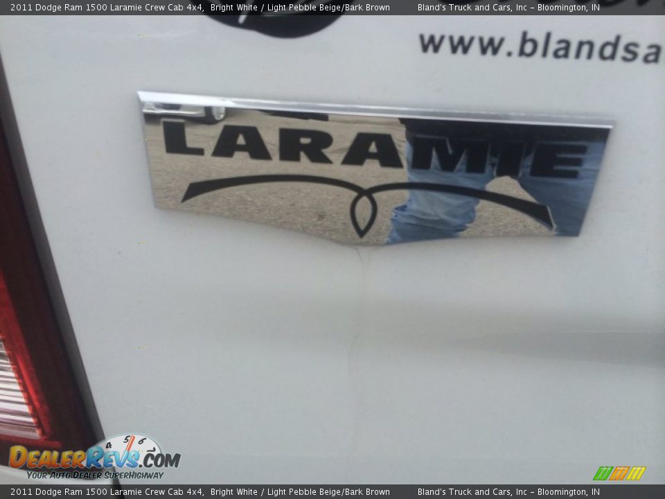 2011 Dodge Ram 1500 Laramie Crew Cab 4x4 Bright White / Light Pebble Beige/Bark Brown Photo #5