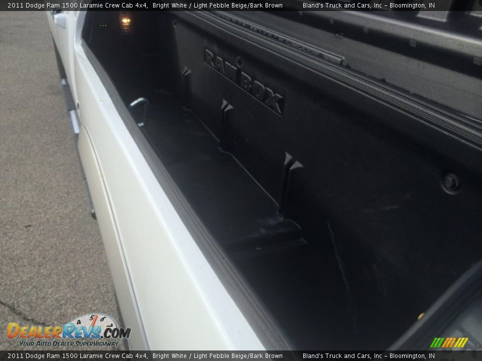 2011 Dodge Ram 1500 Laramie Crew Cab 4x4 Bright White / Light Pebble Beige/Bark Brown Photo #33