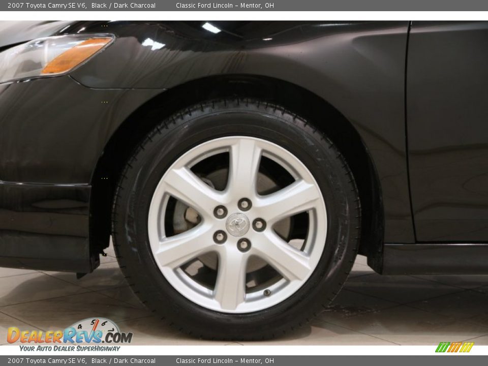 2007 Toyota Camry SE V6 Black / Dark Charcoal Photo #17