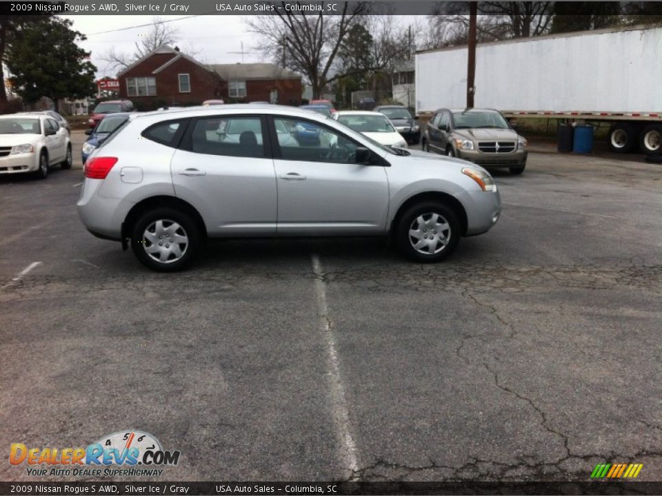 2009 Nissan Rogue S AWD Silver Ice / Gray Photo #4