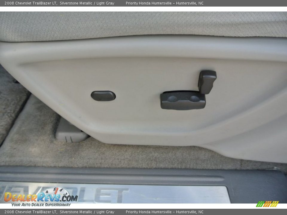 2008 Chevrolet TrailBlazer LT Silverstone Metallic / Light Gray Photo #8