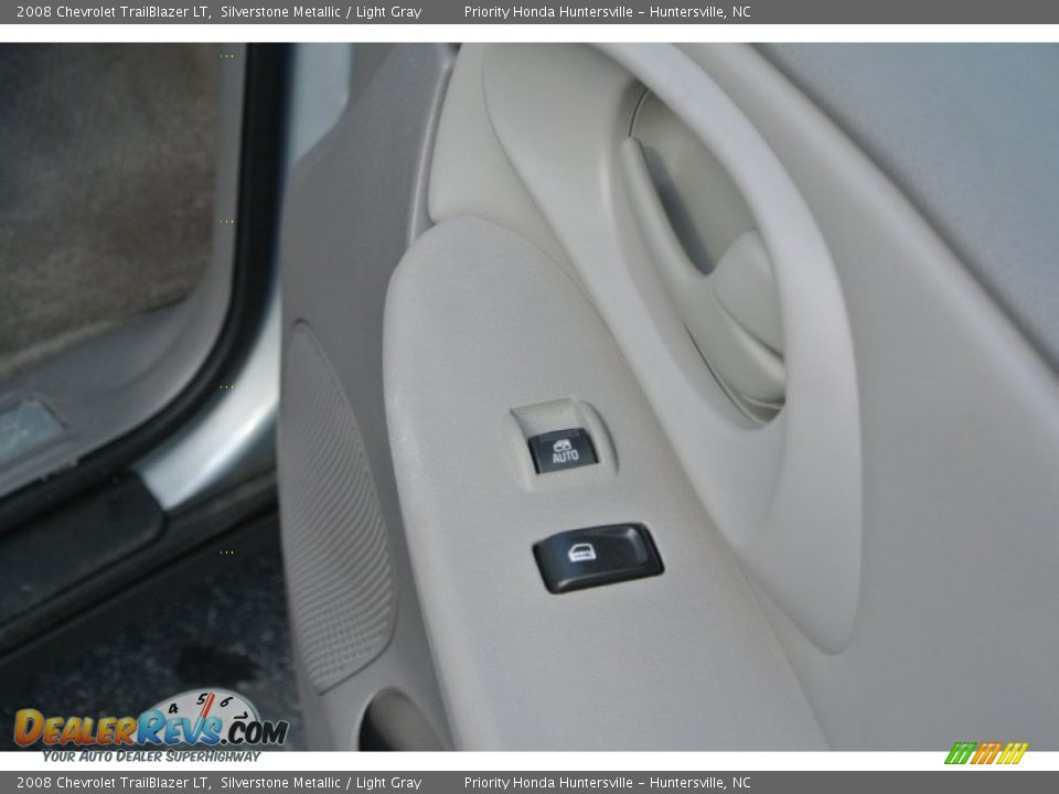 2008 Chevrolet TrailBlazer LT Silverstone Metallic / Light Gray Photo #20