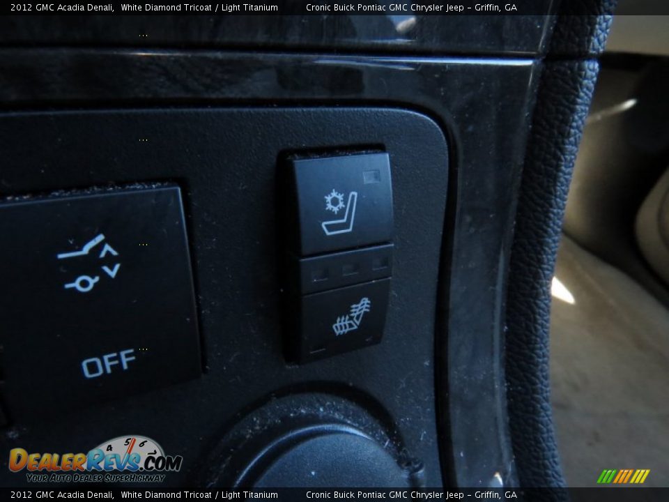 2012 GMC Acadia Denali White Diamond Tricoat / Light Titanium Photo #27