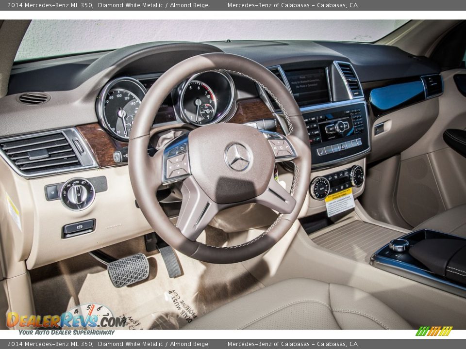 Dashboard of 2014 Mercedes-Benz ML 350 Photo #5