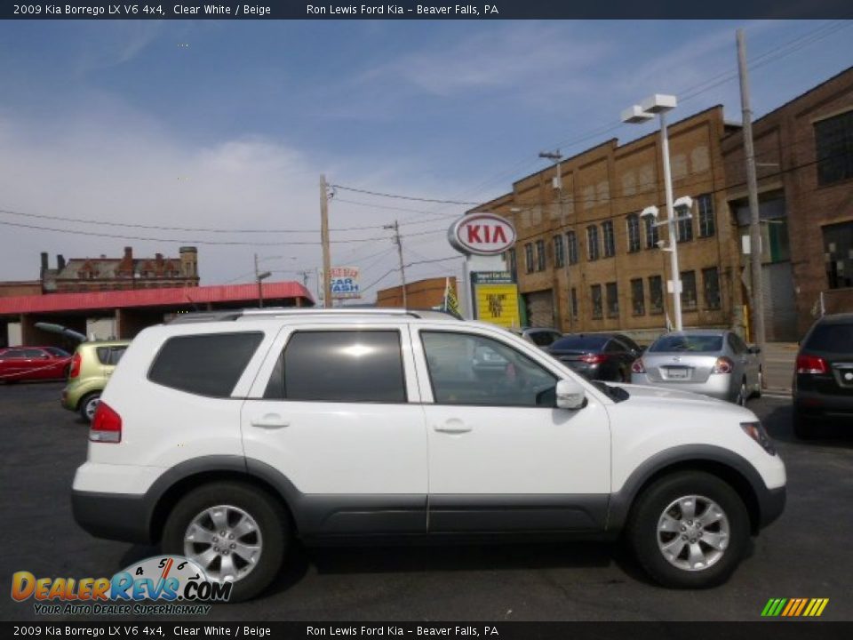 2009 Kia Borrego LX V6 4x4 Clear White / Beige Photo #1