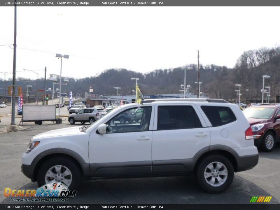 2009 Kia Borrego LX V6 4x4 Clear White / Beige Photo #5