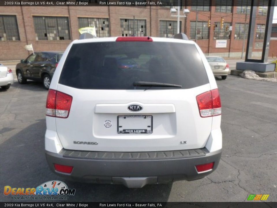 2009 Kia Borrego LX V6 4x4 Clear White / Beige Photo #7
