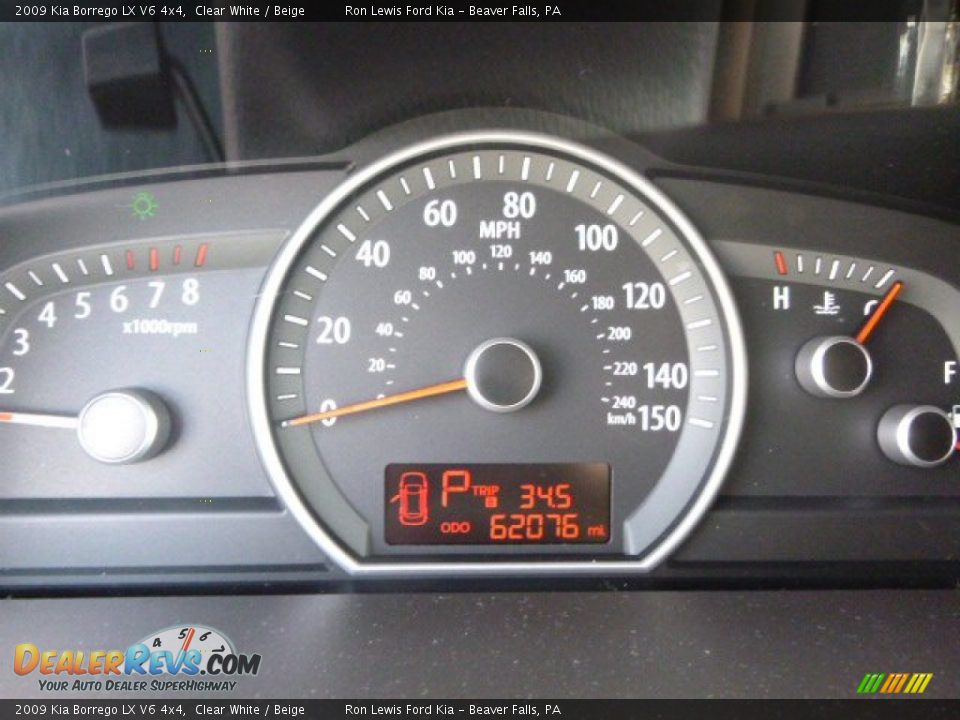 2009 Kia Borrego LX V6 4x4 Clear White / Beige Photo #19