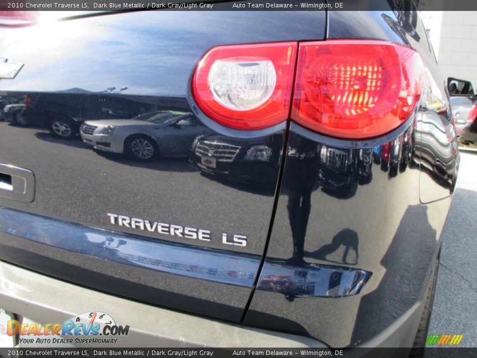 2010 Chevrolet Traverse LS Dark Blue Metallic / Dark Gray/Light Gray Photo #35