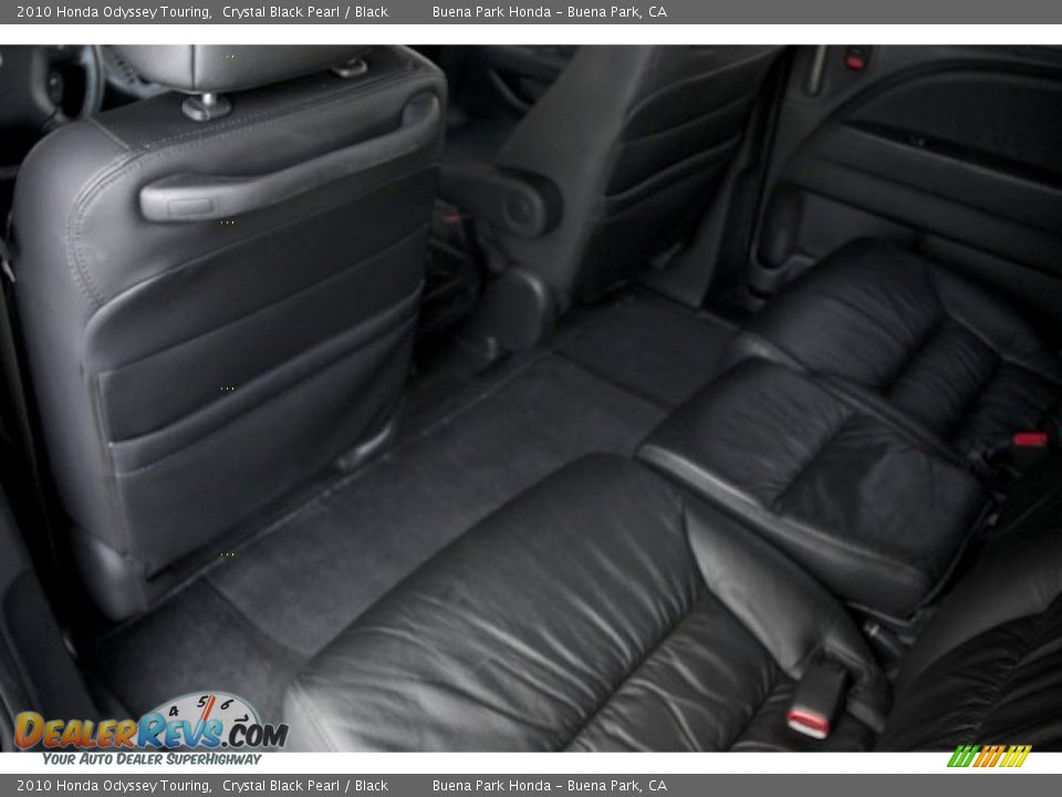 2010 Honda Odyssey Touring Crystal Black Pearl / Black Photo #18