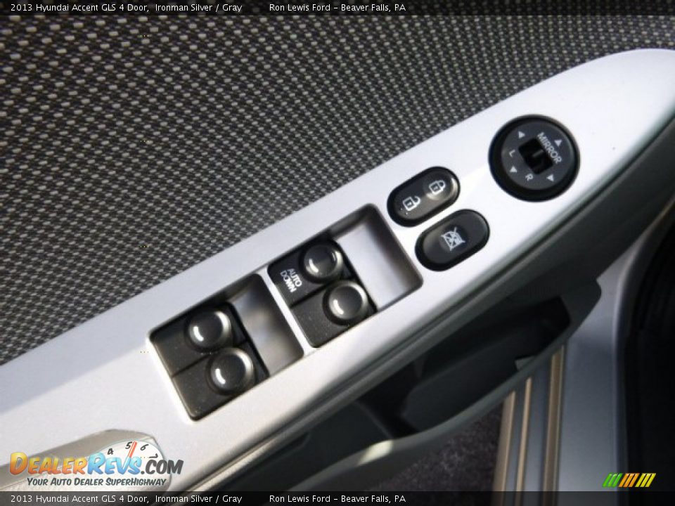 2013 Hyundai Accent GLS 4 Door Ironman Silver / Gray Photo #15