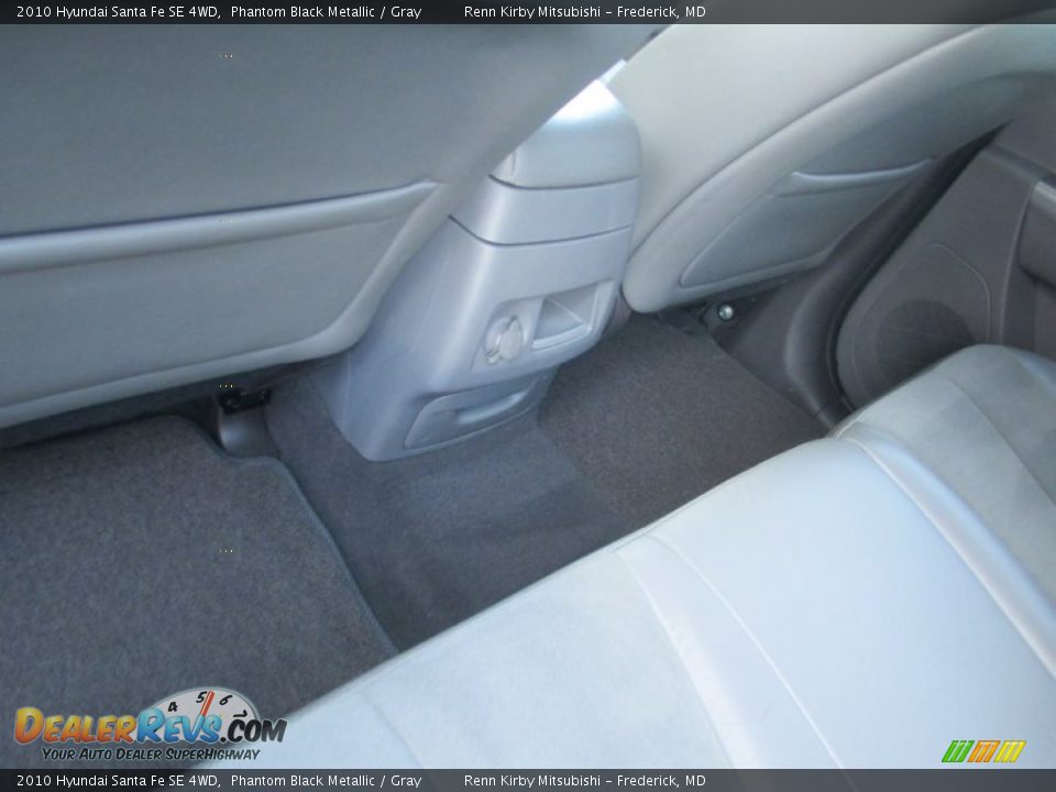 2010 Hyundai Santa Fe SE 4WD Phantom Black Metallic / Gray Photo #23