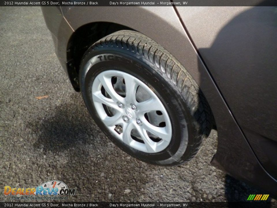 2012 Hyundai Accent GS 5 Door Mocha Bronze / Black Photo #9
