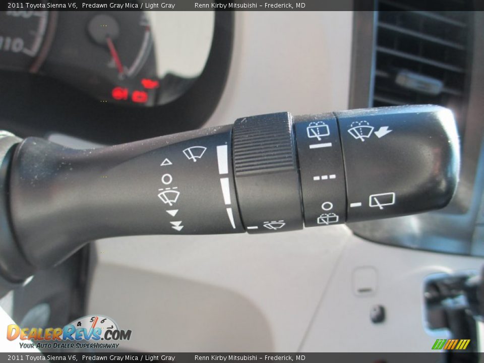 2011 Toyota Sienna V6 Predawn Gray Mica / Light Gray Photo #16