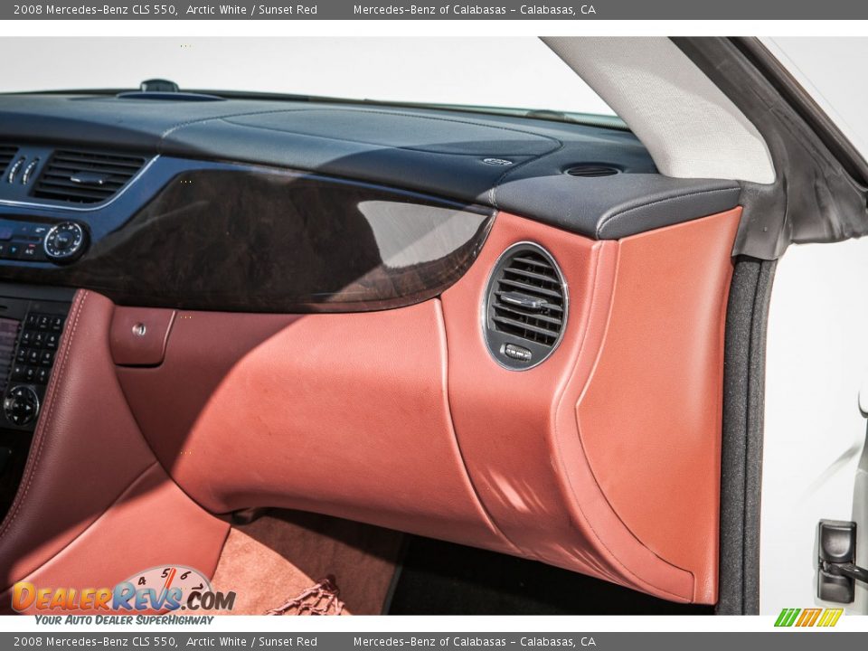 Dashboard of 2008 Mercedes-Benz CLS 550 Photo #22