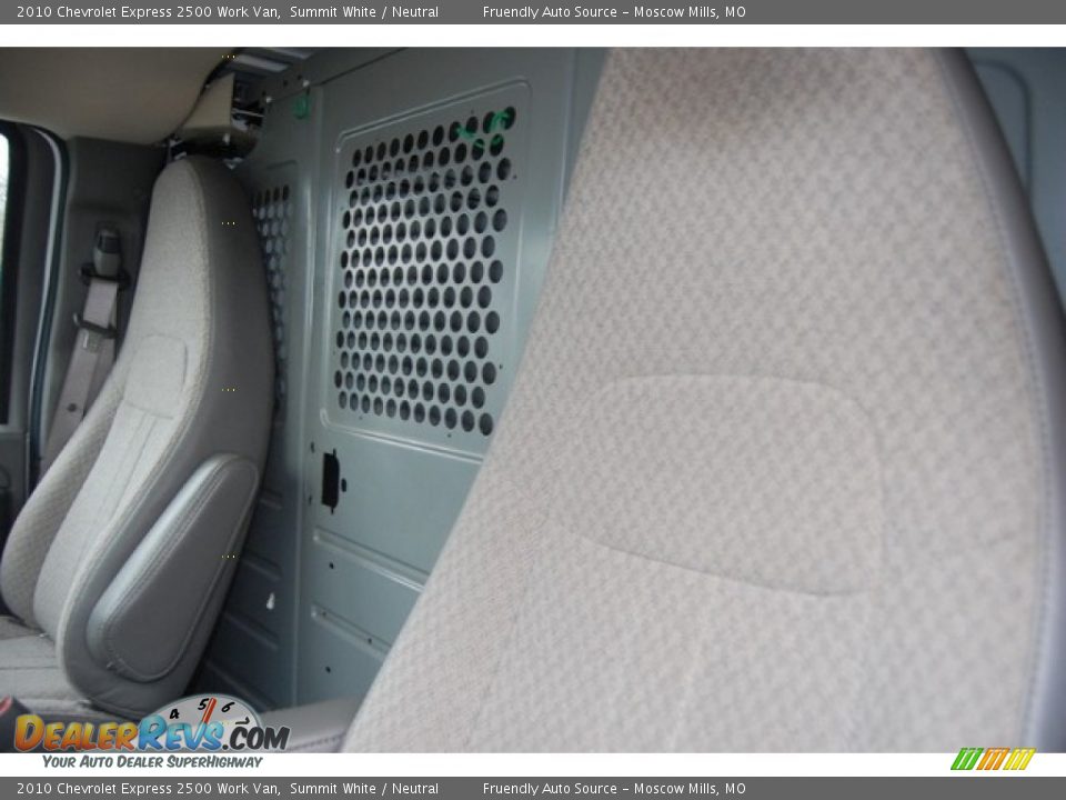 2010 Chevrolet Express 2500 Work Van Summit White / Neutral Photo #11