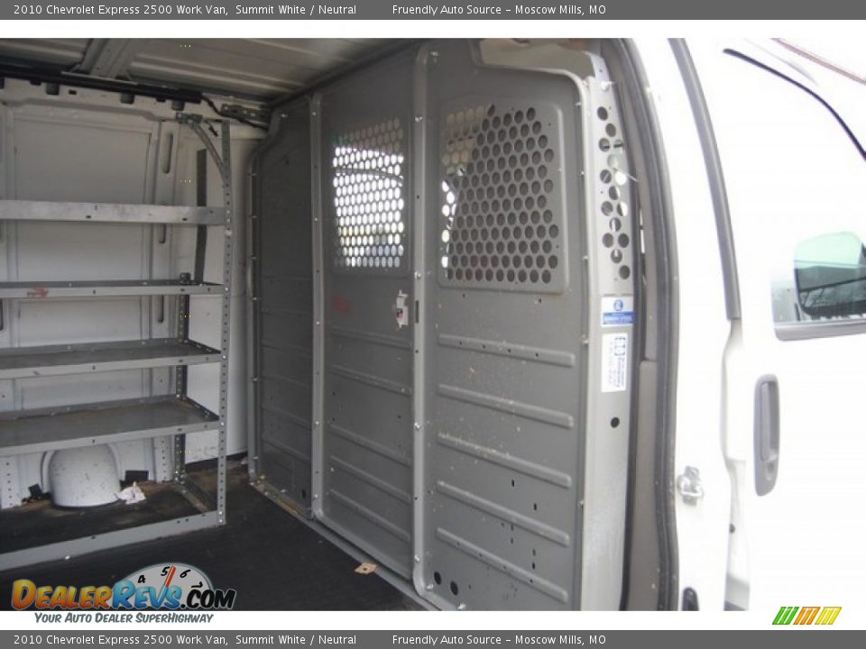 2010 Chevrolet Express 2500 Work Van Summit White / Neutral Photo #15