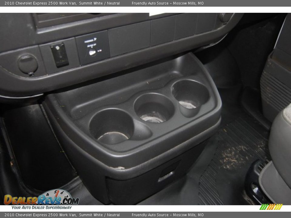 2010 Chevrolet Express 2500 Work Van Summit White / Neutral Photo #28