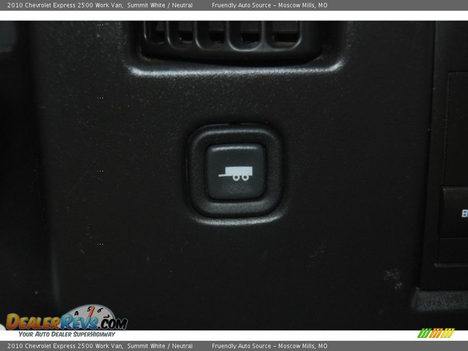 2010 Chevrolet Express 2500 Work Van Summit White / Neutral Photo #29