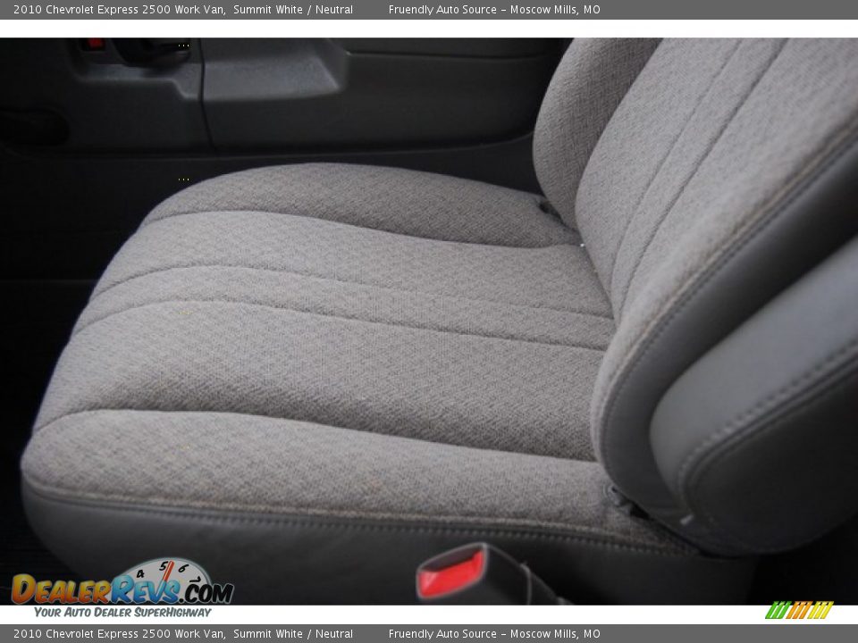 2010 Chevrolet Express 2500 Work Van Summit White / Neutral Photo #33