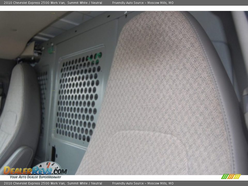 2010 Chevrolet Express 2500 Work Van Summit White / Neutral Photo #34