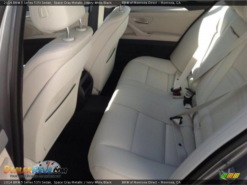 2014 BMW 5 Series 535i Sedan Space Gray Metallic / Ivory White/Black Photo #5