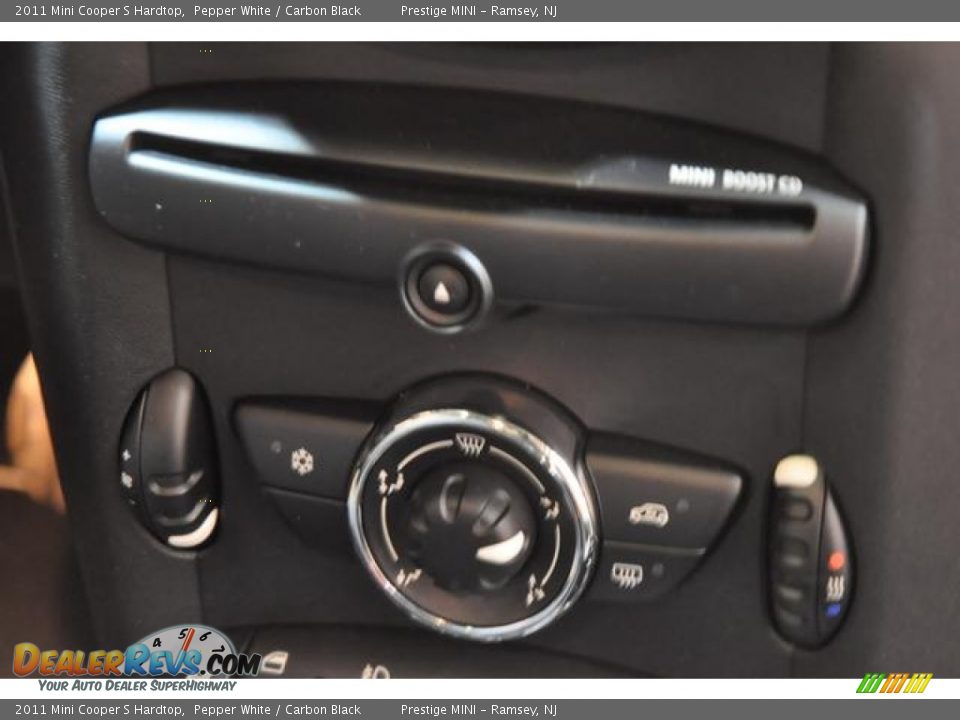 2011 Mini Cooper S Hardtop Pepper White / Carbon Black Photo #10