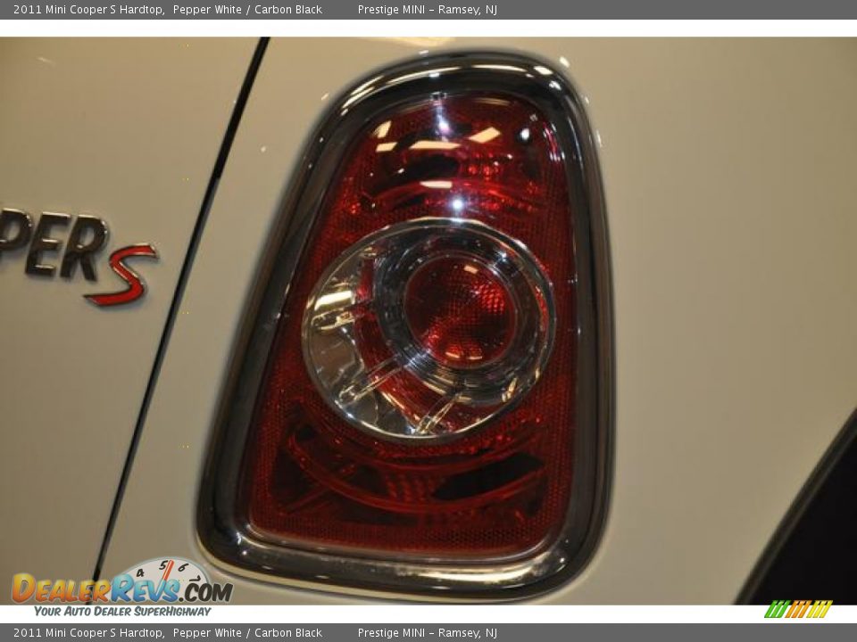 2011 Mini Cooper S Hardtop Pepper White / Carbon Black Photo #16