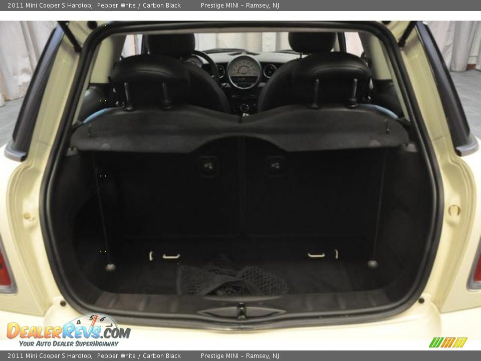 2011 Mini Cooper S Hardtop Pepper White / Carbon Black Photo #19