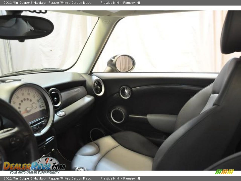 2011 Mini Cooper S Hardtop Pepper White / Carbon Black Photo #31