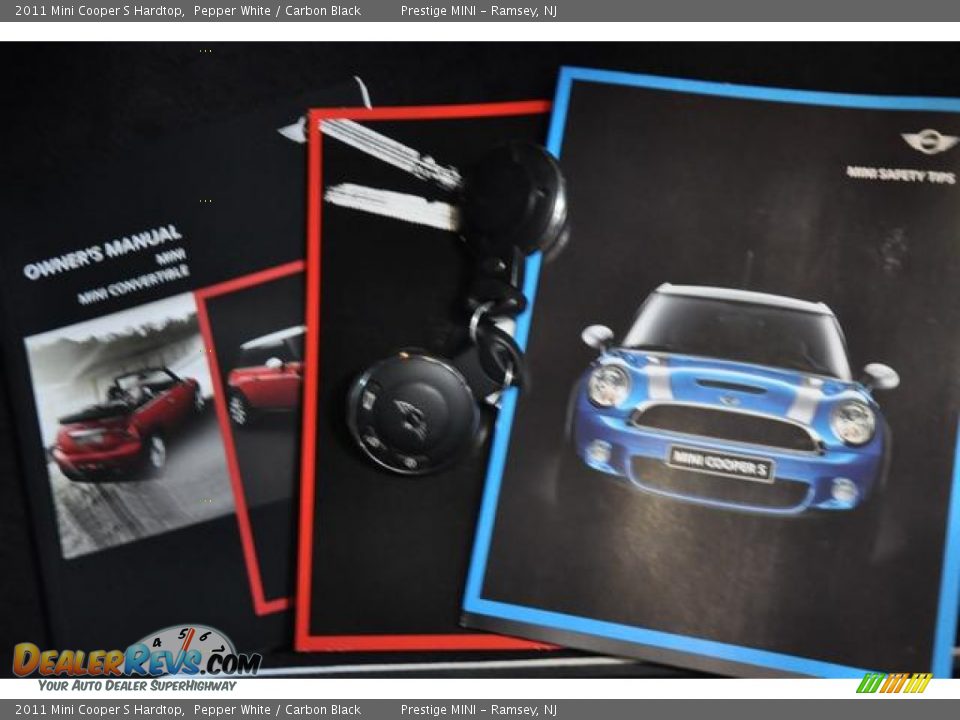 2011 Mini Cooper S Hardtop Pepper White / Carbon Black Photo #35