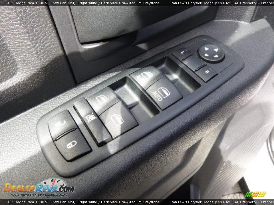 2012 Dodge Ram 1500 ST Crew Cab 4x4 Bright White / Dark Slate Gray/Medium Graystone Photo #15