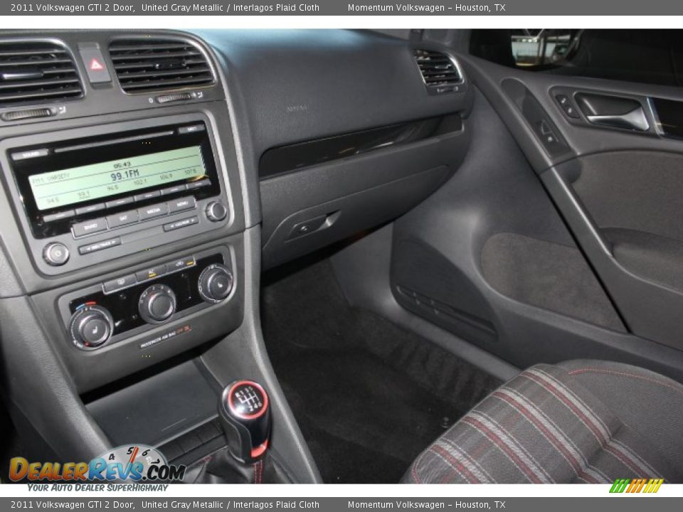 2011 Volkswagen GTI 2 Door United Gray Metallic / Interlagos Plaid Cloth Photo #21