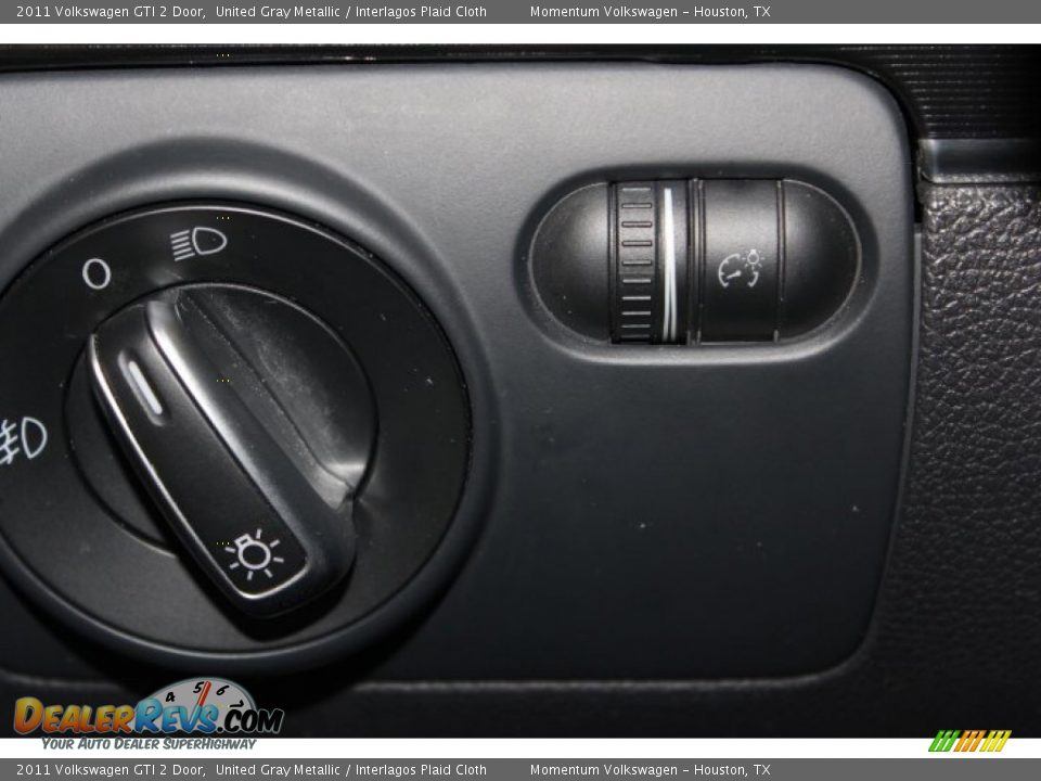 2011 Volkswagen GTI 2 Door United Gray Metallic / Interlagos Plaid Cloth Photo #35
