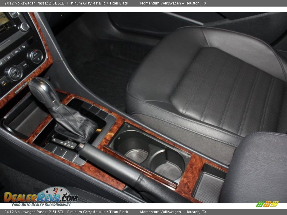 2012 Volkswagen Passat 2.5L SEL Platinum Gray Metallic / Titan Black Photo #18