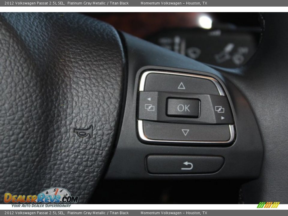 2012 Volkswagen Passat 2.5L SEL Platinum Gray Metallic / Titan Black Photo #30