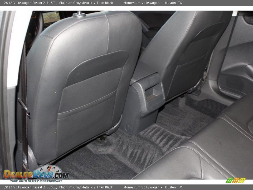 2012 Volkswagen Passat 2.5L SEL Platinum Gray Metallic / Titan Black Photo #34