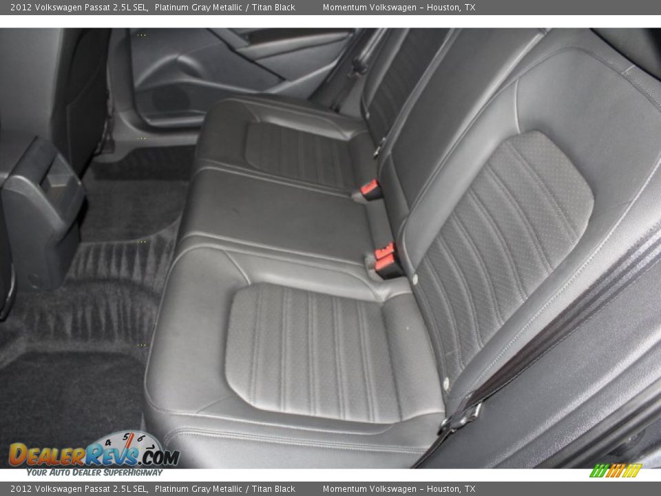 2012 Volkswagen Passat 2.5L SEL Platinum Gray Metallic / Titan Black Photo #35
