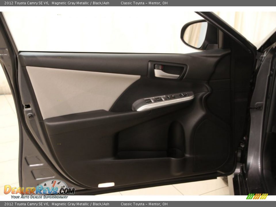 2012 Toyota Camry SE V6 Magnetic Gray Metallic / Black/Ash Photo #4
