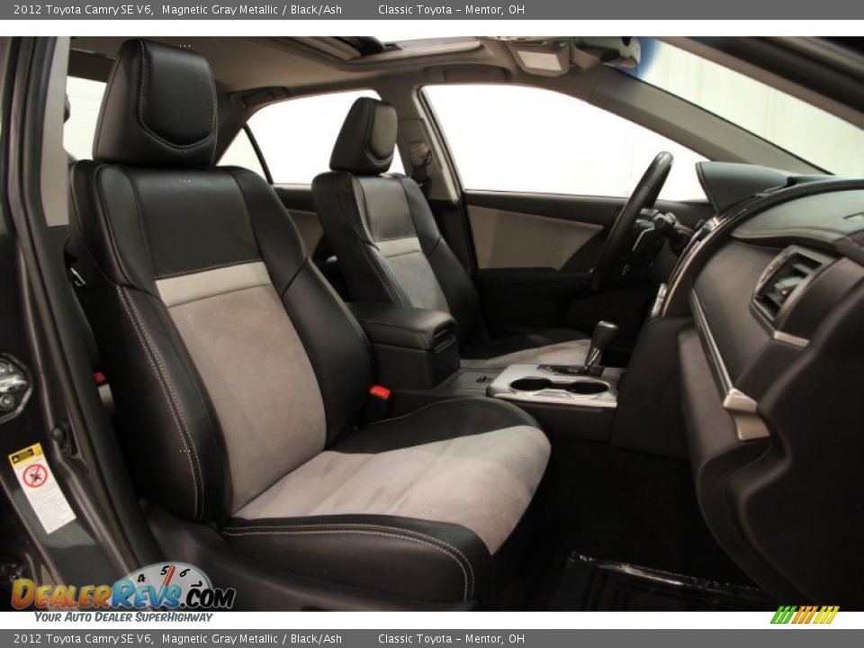 2012 Toyota Camry SE V6 Magnetic Gray Metallic / Black/Ash Photo #25