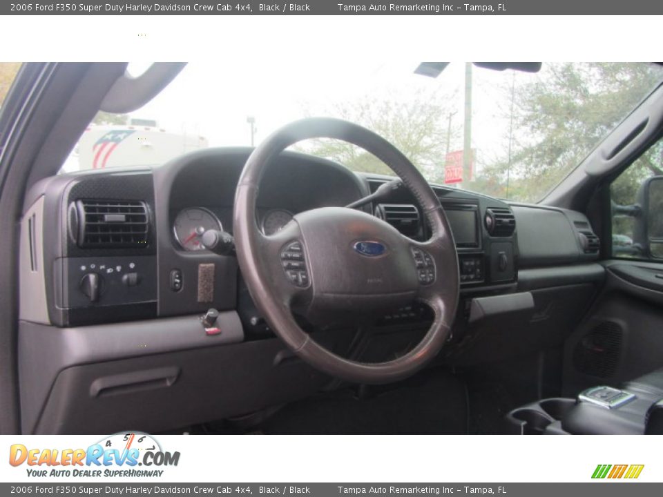 Dashboard of 2006 Ford F350 Super Duty Harley Davidson Crew Cab 4x4 Photo #26