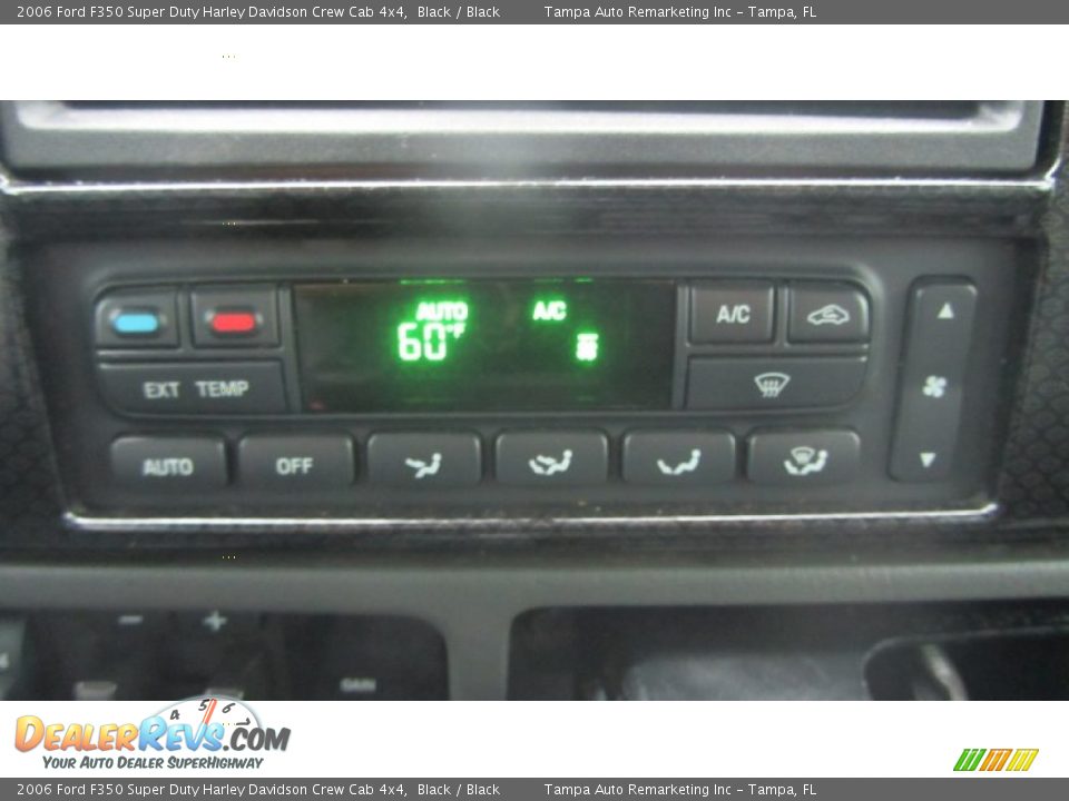 Controls of 2006 Ford F350 Super Duty Harley Davidson Crew Cab 4x4 Photo #34