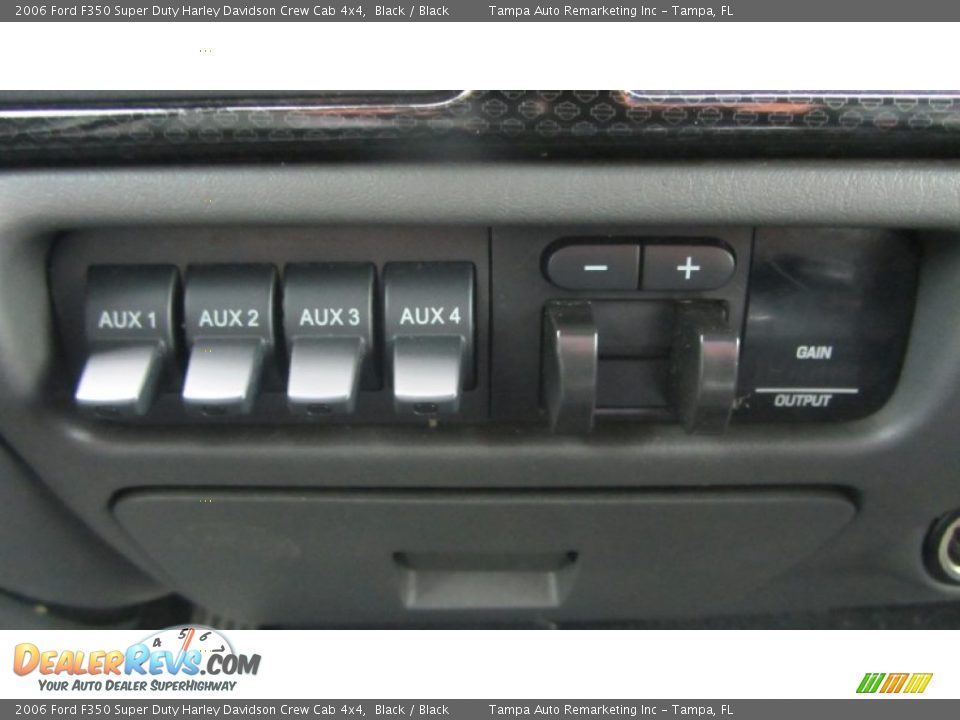 Controls of 2006 Ford F350 Super Duty Harley Davidson Crew Cab 4x4 Photo #35