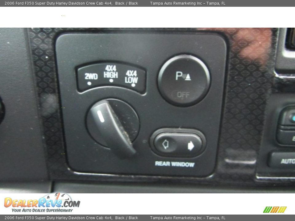 Controls of 2006 Ford F350 Super Duty Harley Davidson Crew Cab 4x4 Photo #36