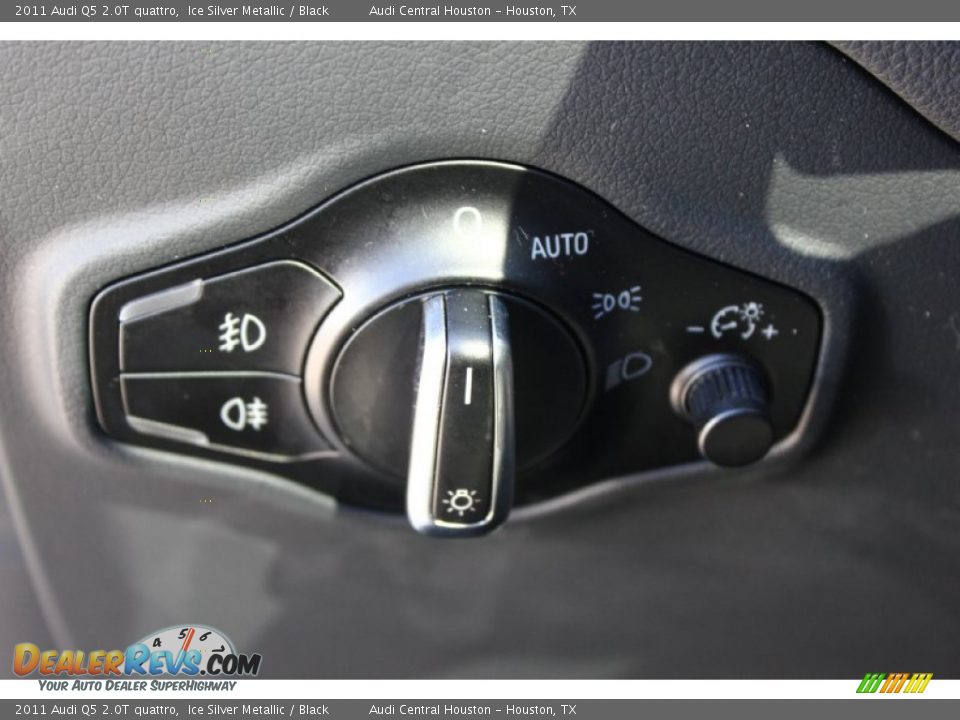 2011 Audi Q5 2.0T quattro Ice Silver Metallic / Black Photo #28