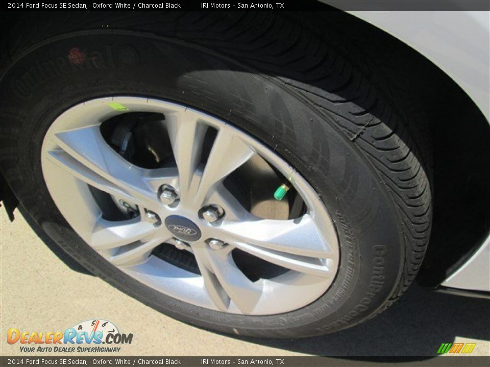 2014 Ford Focus SE Sedan Oxford White / Charcoal Black Photo #2