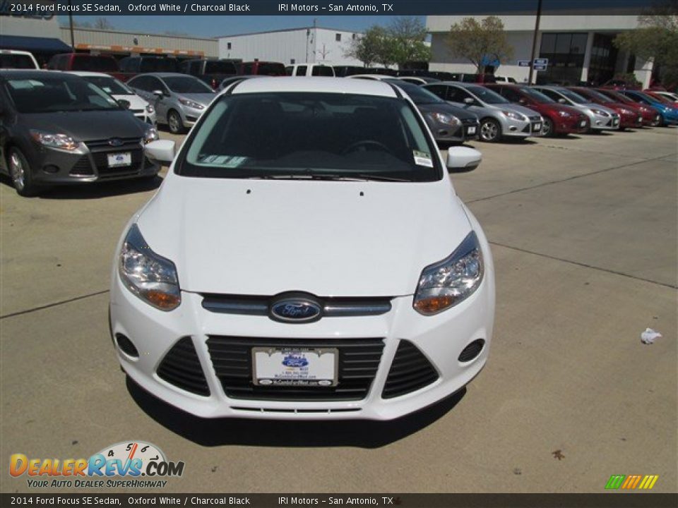 2014 Ford Focus SE Sedan Oxford White / Charcoal Black Photo #6