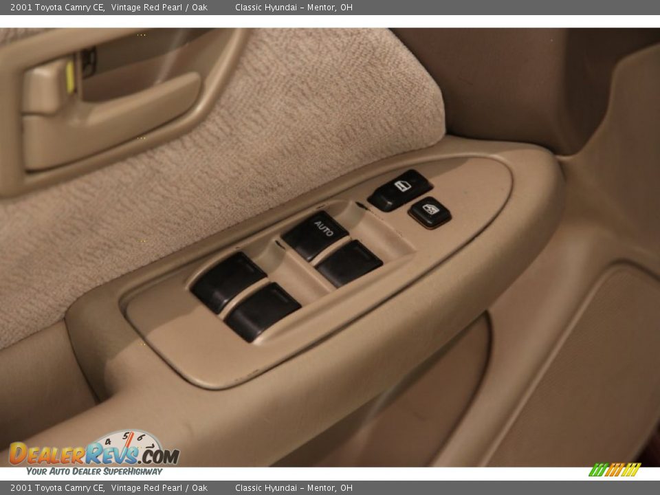 Controls of 2001 Toyota Camry CE Photo #5