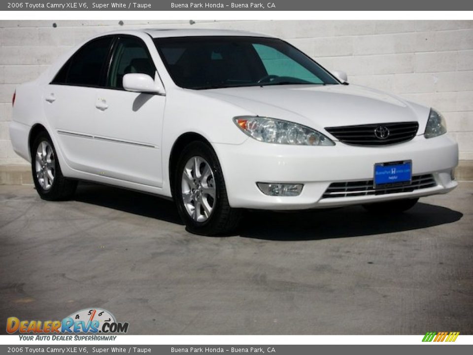 2006 Toyota Camry XLE V6 Super White / Taupe Photo #1